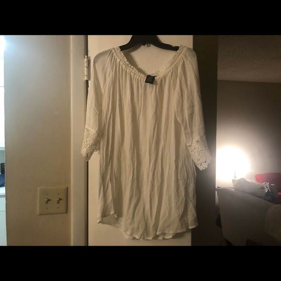 Pretty top - Picture 2 of 5